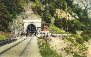 Ruttka, Vrutky; Vág völgyi vasútvonal a Justh-alagúttal, lovaskocsi. Paul Bender kiadása Zürichben / railway tunnel with horse carriage