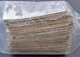 Kb. 382 db modern fekete-fehér magyar városképes lap az 1950-1960-as évekből, közte 14 db régi sérül...