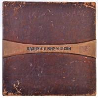 Bulgária 1974. "Filmfesztivál" fém plakett eredeti bőr(?) dísztokban. Szign.: B.N. (110x10...