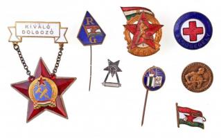 8db-os vegyes magyar jelvény és kitűző tétel a szocialista korszakból, közte "Elsősegély" vörös keresztes zománcozott jelvény T:2,2-
