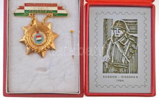 10db-os vegyes magyar és külföld plakett, emlékérem és jelvény tétel, közte sport és militária temat...