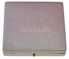 Spanyolország / Katalónia 1970. "Trofeu Joan Gamper / Joan Gamper" ezüstözött fém érem, a ...