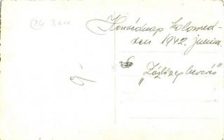 1942 Kolozsvár, Cluj; Honvédnap, zászlószeg beverés, katonák / Royal Hungarian Army Day, soldiers wi...