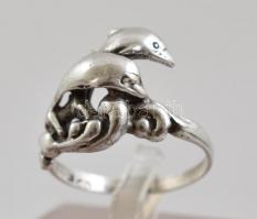 Ezüst(Ag) delfines gyűrű, jelzett, méret: 53, nettó: 3,5 g