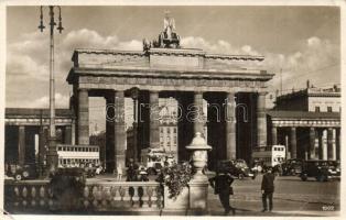 Berlin - 31 db régi képeslap érdekes darabokkal / 31 pre-1945 postcards with some interesting ones