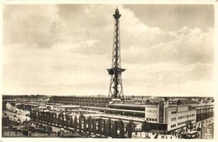 Berlin - 31 db régi képeslap érdekes darabokkal / 31 pre-1945 postcards with some interesting ones