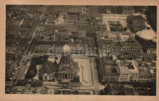 Berlin - 31 db régi képeslap érdekes darabokkal / 31 pre-1945 postcards with some interesting ones