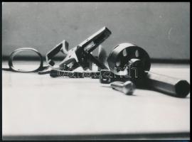 5 db pisztolyokat ábrázoló fotó, 9x12 cm