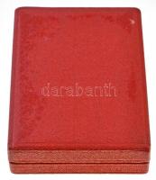 1954. "Magyar Partizán Emlékérem" zománcozott, sorszámozott kitüntetés, eredeti tokban, mi...