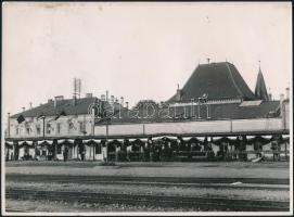 1938 Kassa, feldíszített vasútállomás 3 db fotó / Kassa, decorated railway-station 24x16 cm