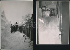 1941 A katonák és munkaszolgálatosok kiásnak egy elakadt vonatot a hóból. 10 db fotó / Labour servic...