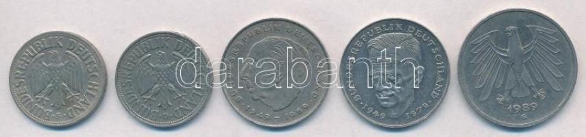 NSZK 1950-1990. 1M (2xklf) + 2M (2xklf) + 5M T:2,2-
FRG 1950-1990. 1 Mark (2xdiff) + 2 Mark (2xdiff...