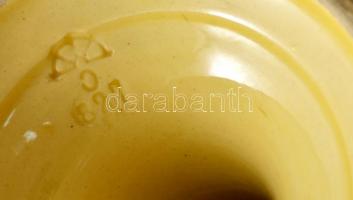 Körmöcbányai szecessziós talpas kínáló, mázas kerámia, jelzett, kis lepattanásokkal, máz alatti hajs...