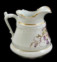 Jelzett (Fischer Emil mint forgalmazó)  részben kézzel festett kis kiöntő, kopott aranyozással, m:12...