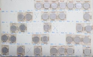 ~598db-os vegyes külföldi fémpénz tétel szalagos irományfedélben, közte Ausztria, Csehszlovákia, Jug...