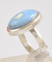 Ezüst(Ag) gyűrű, kék opál kővel, jelzett, méret: 57, bruttó: 8,4 g