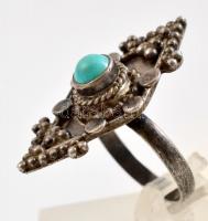 Ezüst(Ag) gyűrű, türkiz kővel, jelzett, méret: 54, bruttó: 6,3 g