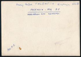 1962 Valencia-MTK mérkőzés, fotó, hátulján feliratozva, 13×18 cm