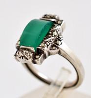 Ezüst(Ag) gyűrű üveg kővel, jelzés nélkül, méret: 46, bruttó: 5,2 g