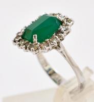 Ezüst(Ag) gyűrű acháttal, jelzett, méret: 50, bruttó: 3,2 g