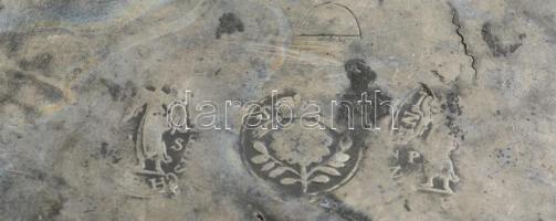 cca 1800 jelzett ón tányér, repedéssel, d: 20,5 cm