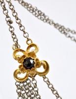 Ezüst(Ag) gránáttal díszített ékszerszett (fülbevaló, karkötő, nyakék), jelzett, bruttó: 106,1 g