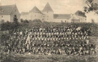 Varasd, Warasdin, Varazdin; vár, katonák csoportképe / castle, military gorup photo + K.u.K. Schwerenhaubitz Division (r)