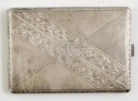 Díszes ezüst (Ag.) cigarettatárca monogrammal, belül ajándékozási felirattal, jelzett, 12×8,5×1 cm, ...