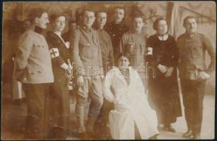 1916 Korytnica-Rózsahegy, vöröskeresztes kórházi csoportkép, fotó, postán megküldve, 9×14 cm