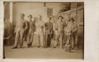 1905 Lugos, Lugoj; Kórházi kazánház dolgozókkal / hospital's boiler room with workers. photo  (Rb)