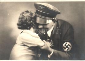 Adolf Hitler with child, swastika. Verlag Foto R. Hanke, Dresden 656/1. (EK)
