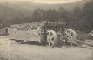 Osztrák magyar első világháborús mozsár ágyúk szállítására használt eszköz üresen / WWI K.u.K. military equipment used for mortar cannon transporting, now empty. photo