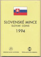 Szlovákia 1994. 10h-10K (7xklf) forgalmi sor + Körmöcbányai Pénzverde / 1328-1993 fém emlékérem műanyag dísztokban T:BU Slovakia 1994 10 Halierov - 10 Korun (4xdiff) coin set + Mincovna Kremnica / 1328-1993 metal commemorative medal in plastic case C:BU