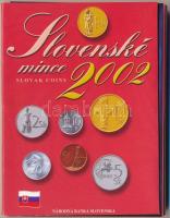 Szlovákia 2002. 10h-10K (7xklf) forgalmi sor + Bajmóc vára fém emlékérem műanyag dísztokban T:BU  Slovakia 2002. 10 Halierov - 10 Korun (7xdiff) coin set + Bojnicky Zámok metal commemorative medal in plastic case C:BU