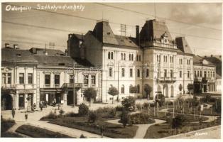 Székelyudvarhely, Odorheiu Secuiesc; Fő tér, illatszertár, parfüméria / main square, perfumery. Kovács István photo