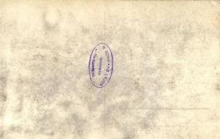 Harkányfürdő, csoportkép vasutasokkal szobor előtt. N. Schwaab Lajos photo  (fl)