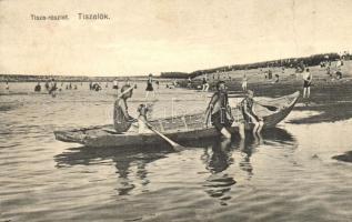 Tiszalök, Tisza strand részlet, fürdőzők csónakban