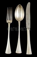 Ezüst(Ag) evőeszközkészlet, jelzett, 43 db, nettó: 1410 g + kések bruttó: 880 g