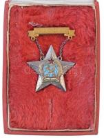1953. Sztahanovista zománcozott fém kitüntetés dísztokban T:2