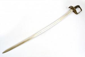 cca 1900 Lovassági kard fém hüvellyel,bőr csatlékkal, jelzett ("Robert Hermes Solingen" il...