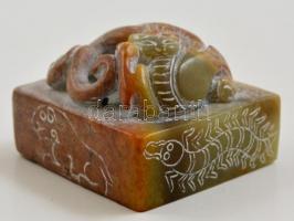Kínai pecsétnyomó, faragott kő, macska, kígyó, rák, bogár figurákkal / Chinese carved stone seal maker with different animal figures. 6,5x3,5 cm