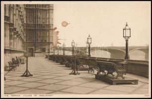 1942 Guilleaume Árpád altábornagy és felesége által írt és aláírt képeslap