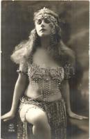 20 db régi motívumlap: színésznők, hölgyek, uralkodó, üdvözlőlapok / 20 pre-1945 motive cards: actre...