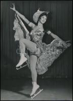 cca 1960 3 db nagyobb méretű fotó jégrevüről / 3 photos of ice-revue 18x24 cm