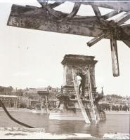 cca 1946 Budapest, A felrobbantott Lánchíd, 3 db szabadon felhasználható vintage negatív + 1 db késő...