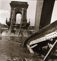 cca 1946 Budapest, A felrobbantott Lánchíd, 3 db szabadon felhasználható vintage negatív + 1 db késő...