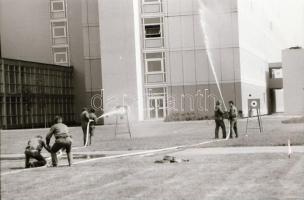 1984 Kecskemét, tűzoltóverseny a megyei kórházban és a lakótelepen, 59 db szabadon felhasználható vi...
