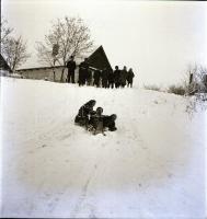 cca 1950 Téli örömök, 8 db szabadon felhasználható vintage negatív Krisch Béla (1929-?) kecskeméti f...