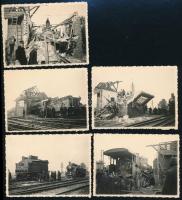 1937 Vecsés, vasúti szerencsétlenség felvételei, 5 db fotó Sándor Lajos műterméből, hátulján feliratozva, pecséttel jelzett, 6,5×8,5 cm