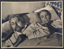 cca 1939-1940 a Földindulás c. film fotóalbuma, Hans Manninger felvételei, különböző méretben, össze...